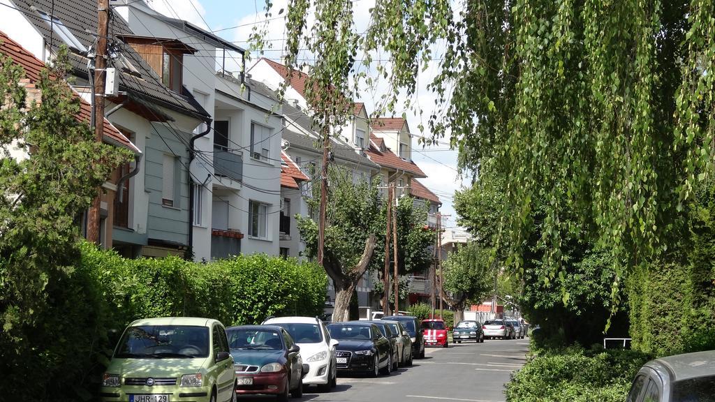 Sweet Home Apartment Győr Exteriör bild